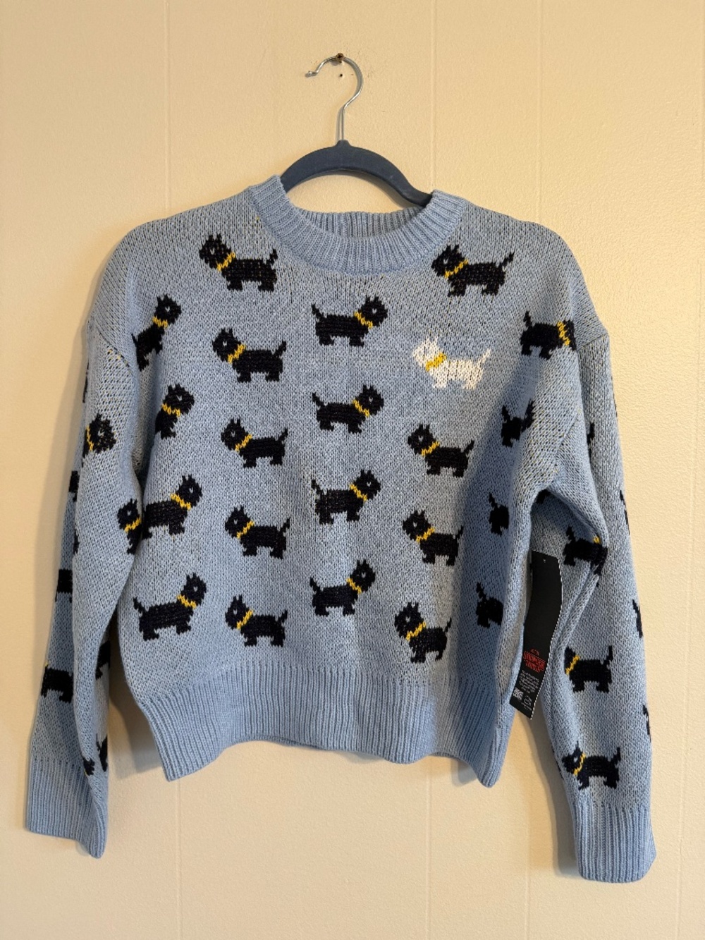 NWT No Boundaries Stranger Things Blue Sweater w/Scotty Dogs Size M (8-10)